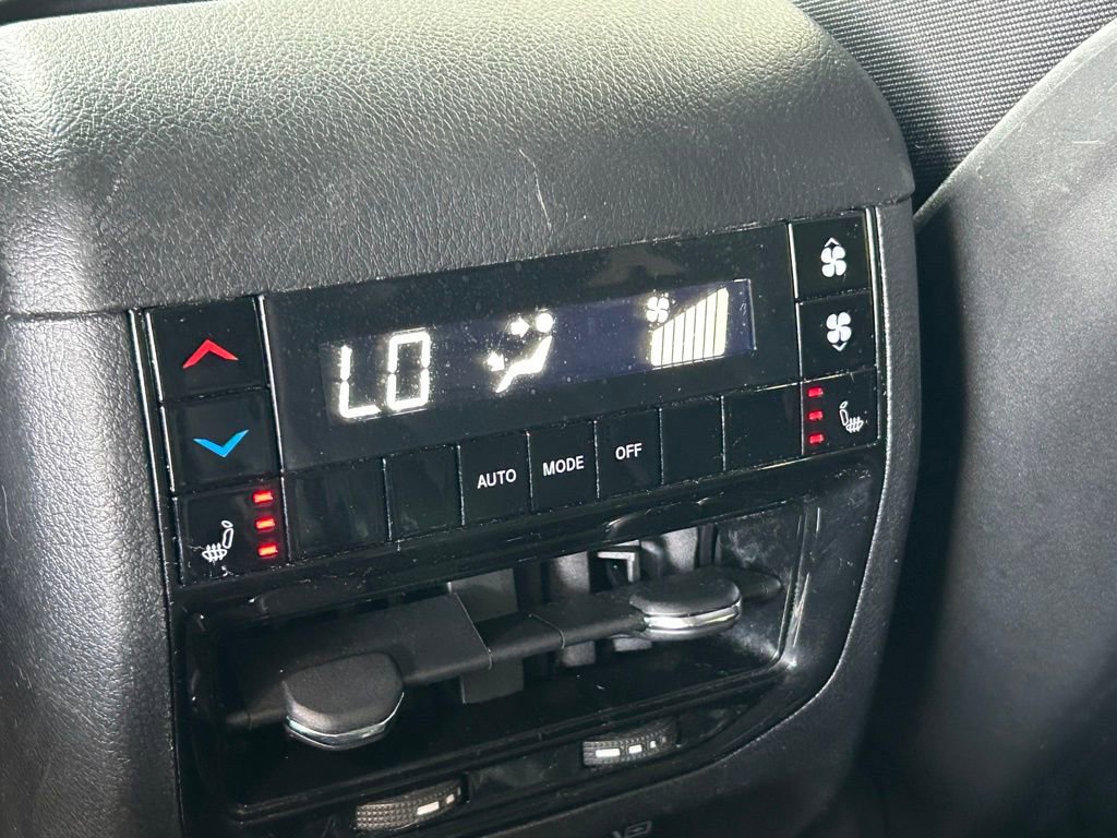 Used 2023 Jeep Grand Cherokee L Limited image 38