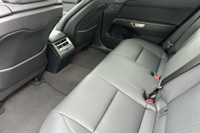 New 2026 Lexus ES 350h w/ Cold Area Package FWD image 10