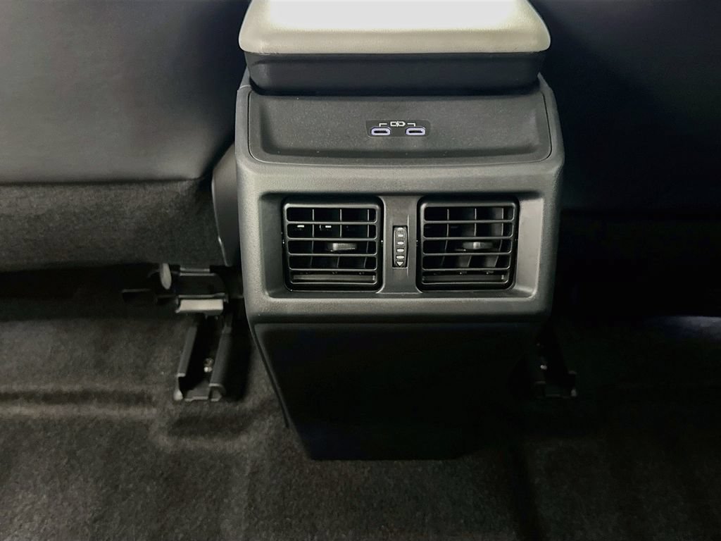 Used 2026 Subaru Solterra AWD/4WD image 25