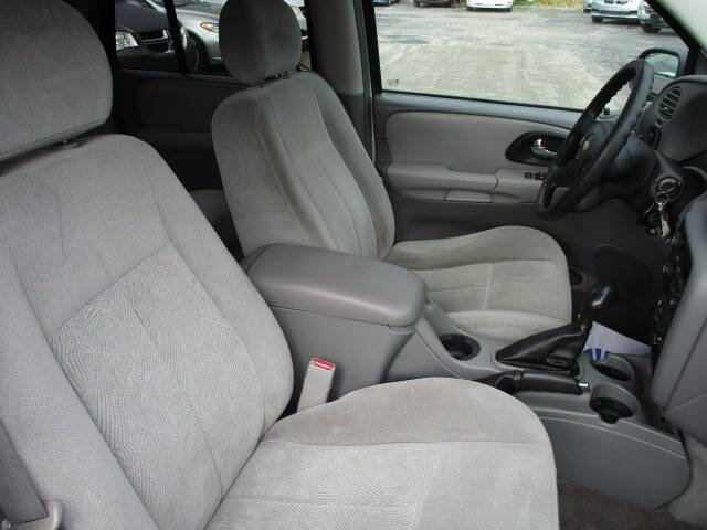 Used 2005 Chevrolet TrailBlazer LS w/ LS Preferred Equipment Group image 23
