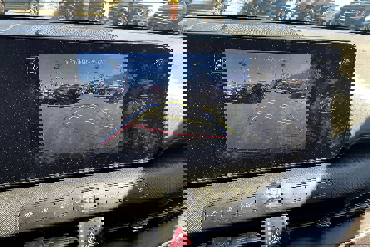 Used 2025 Kia K4 LXS image 15