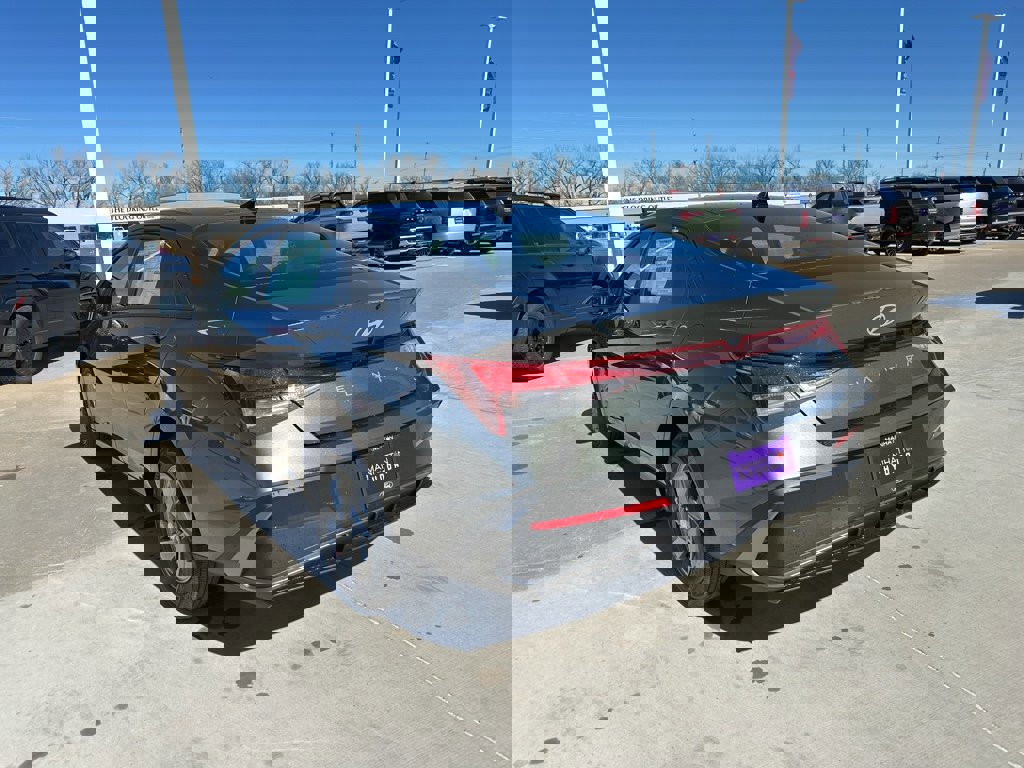 New 2026 Hyundai Elantra SE image 6