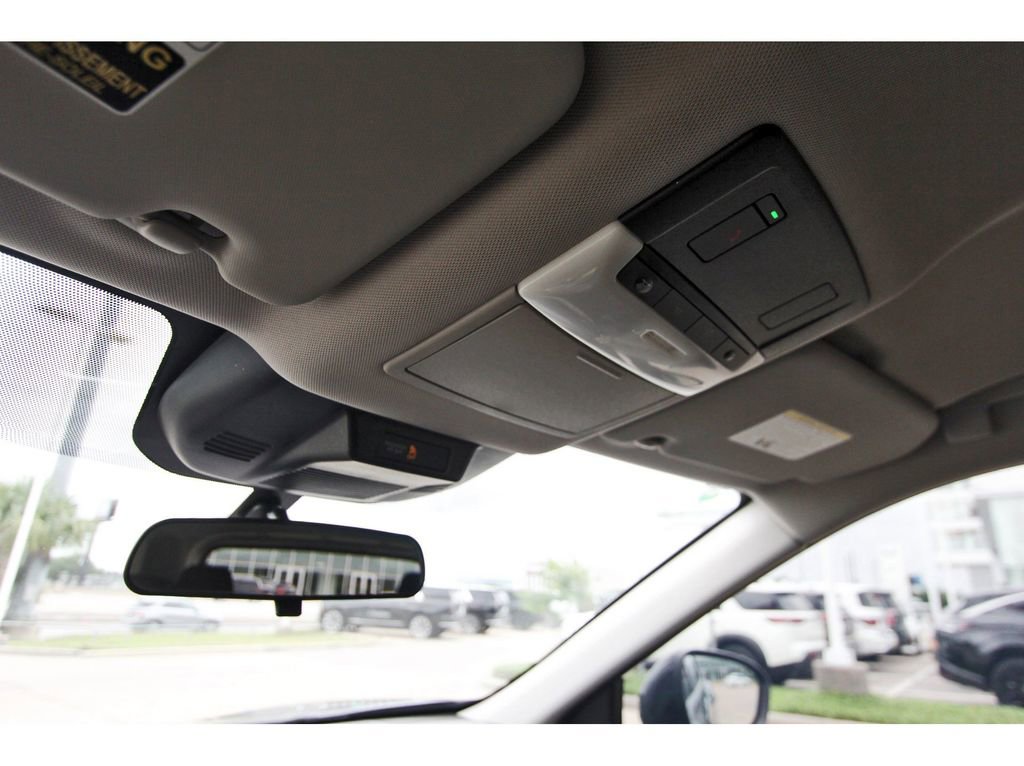 Used 2022 Nissan Rogue SV image 18