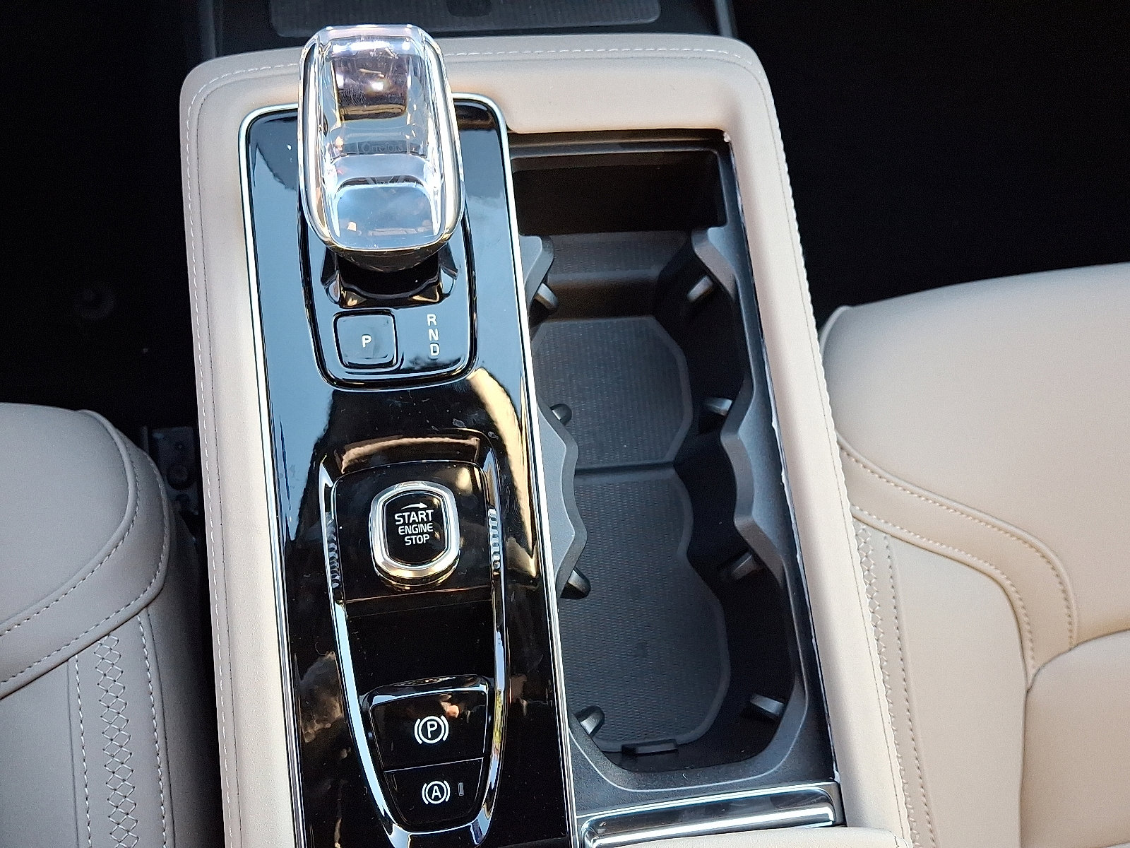 New 2026 Volvo XC90 B6 Core image 10