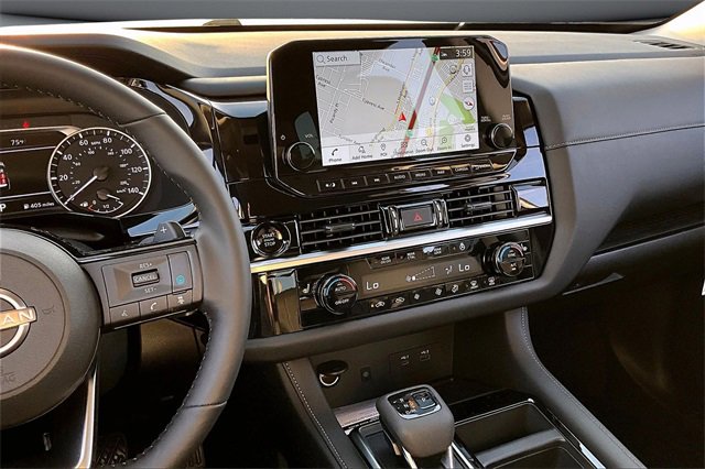 New 2025 Nissan Pathfinder SL image 6