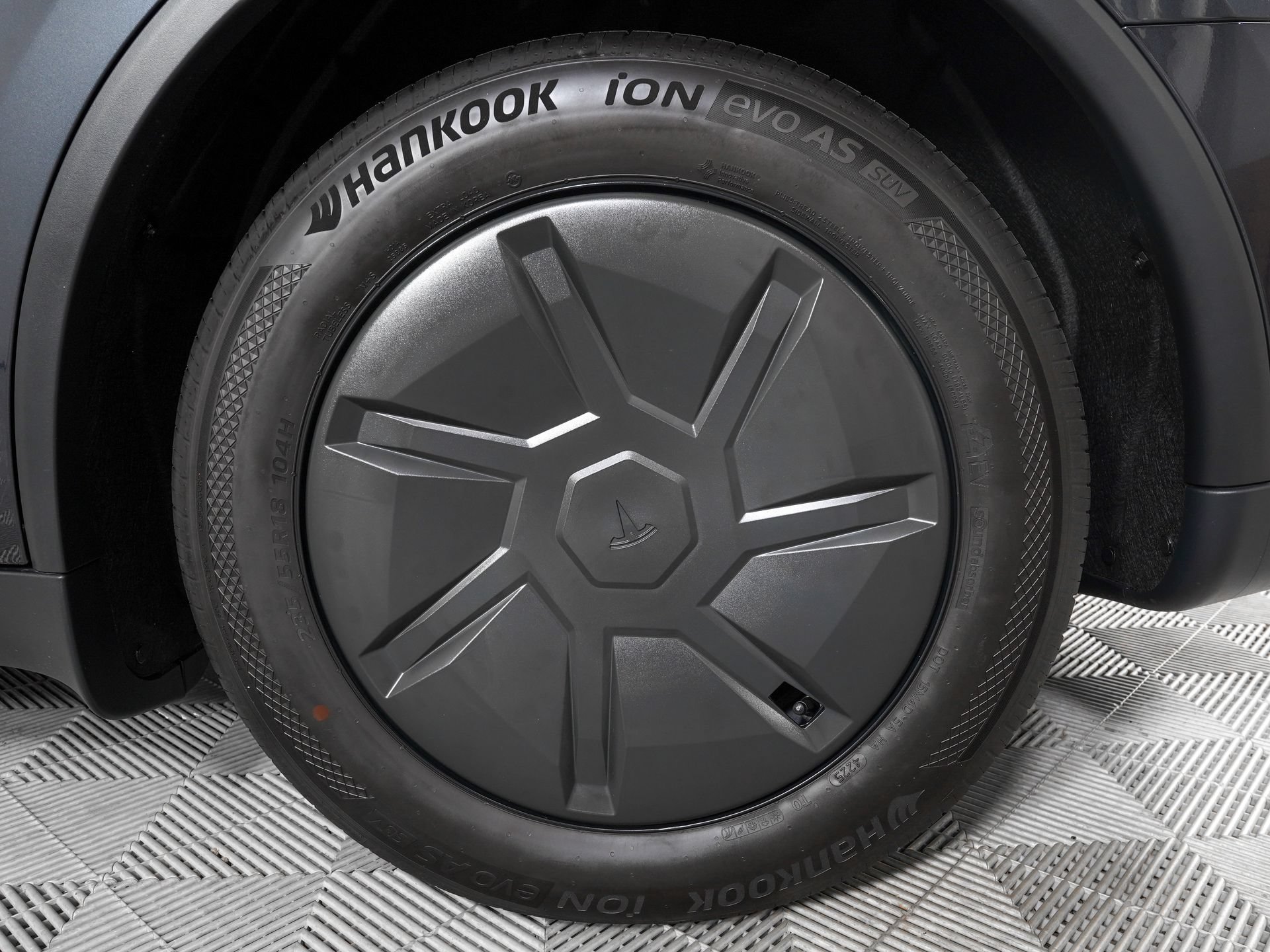 Used 2026 Tesla Model Y 2WD image 33