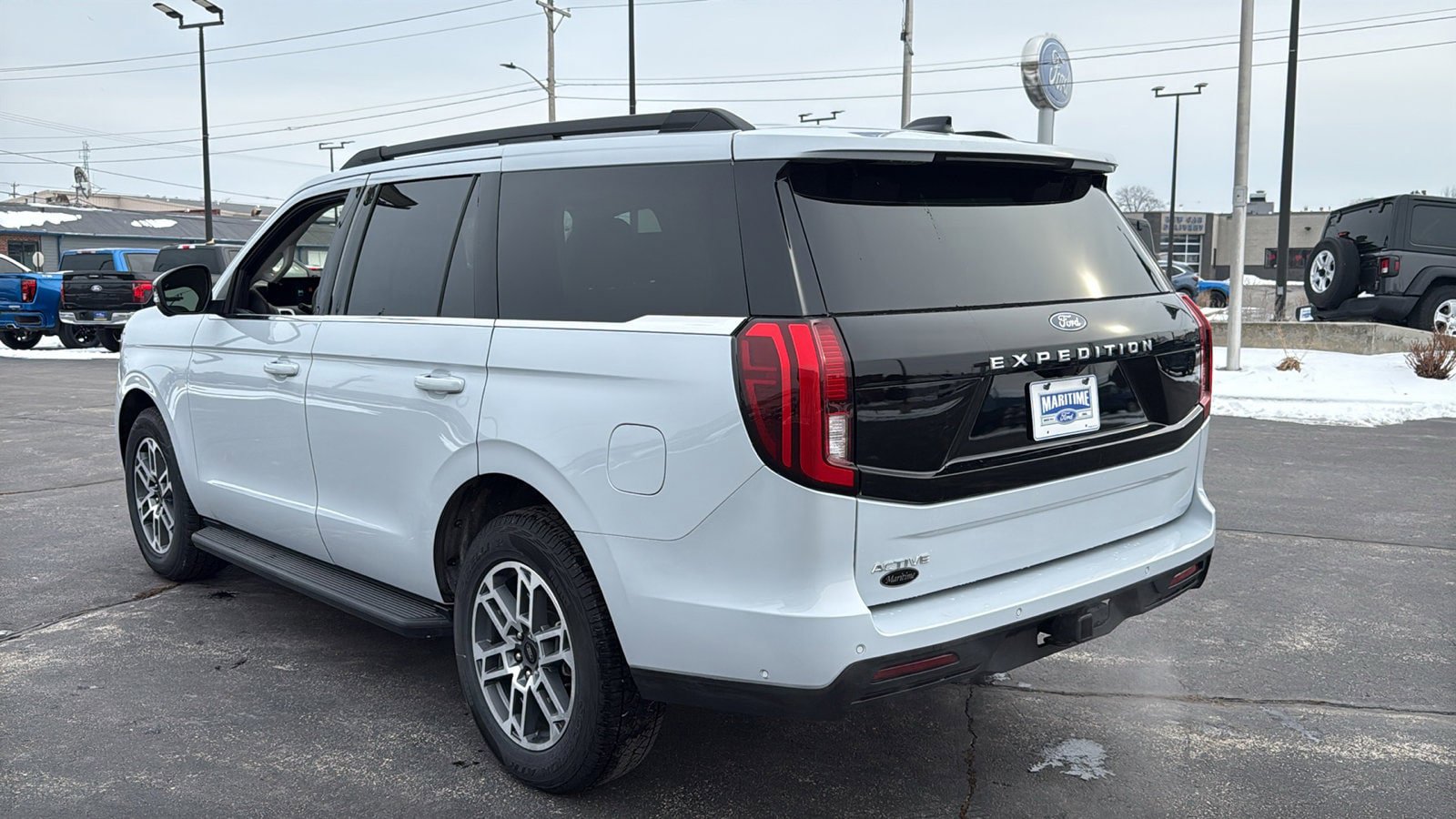 Used 2025 Ford Expedition Active AWD/4WD image 7