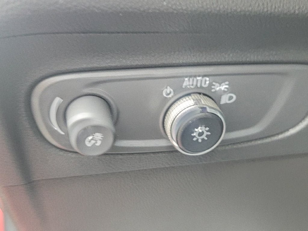 Used 2023 Buick Envision Essence FWD image 34
