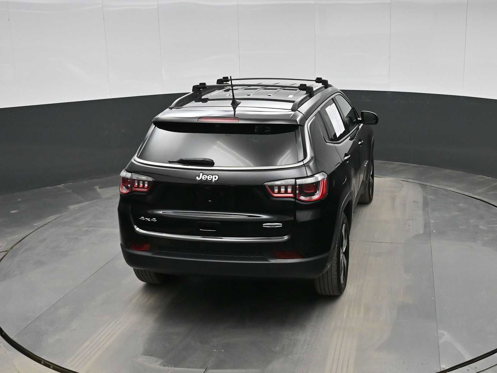 Used 2017 Jeep Compass Latitude w/ Popular Equipment Group image 26