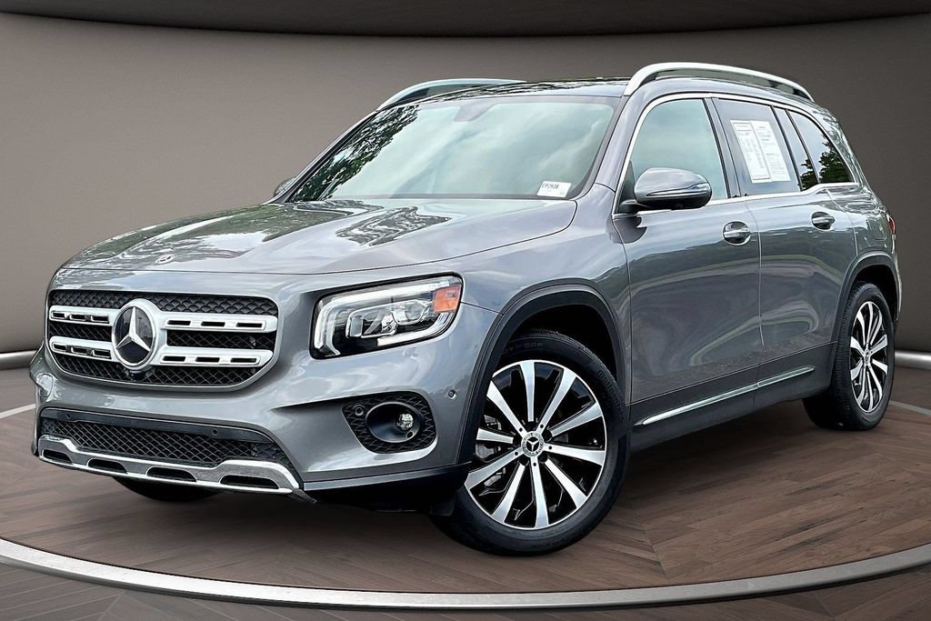 Used 2022 Mercedes-Benz GLB 250 4MATIC image 3