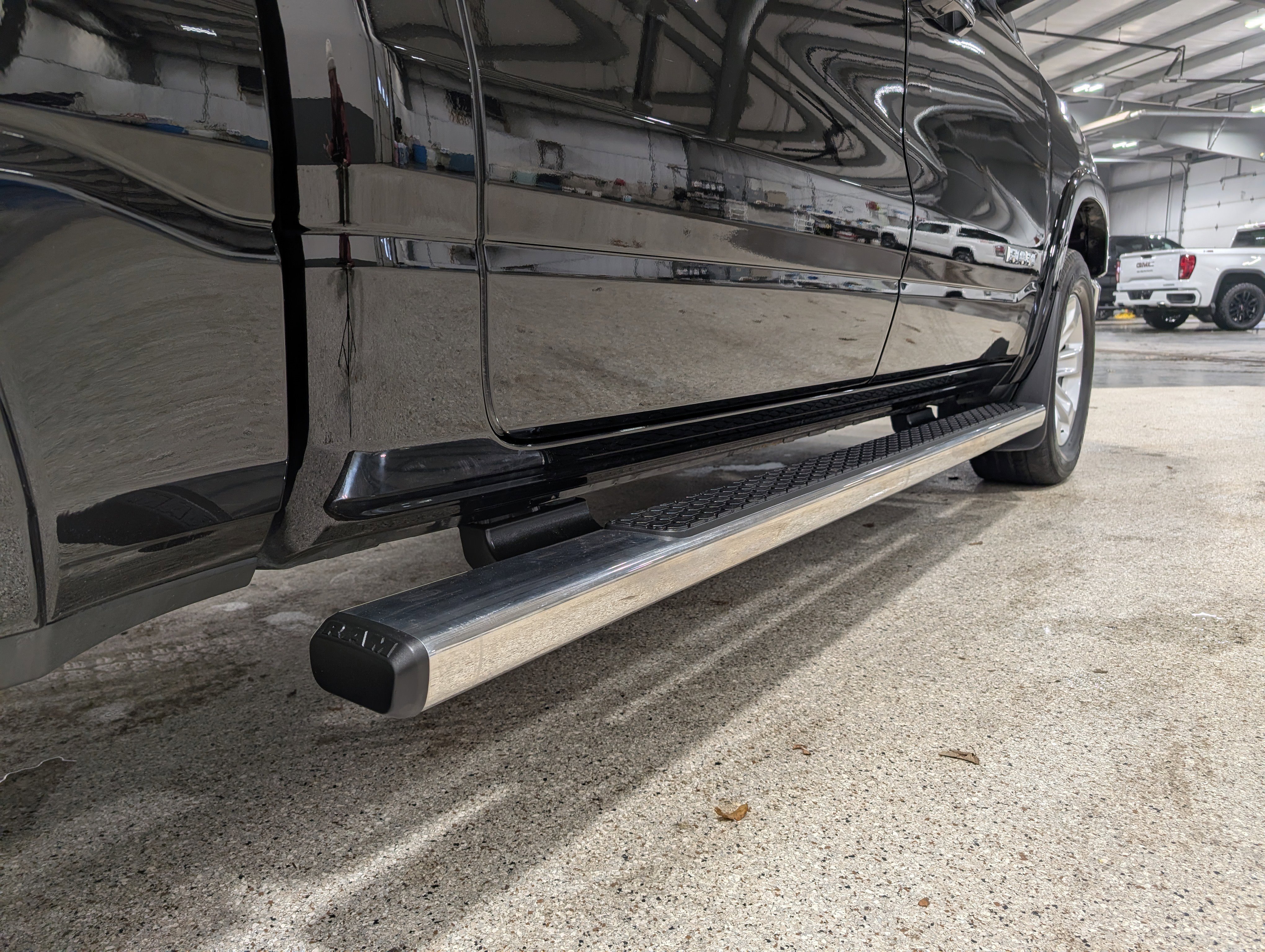 Used 2019 RAM 1500 Laramie image 11