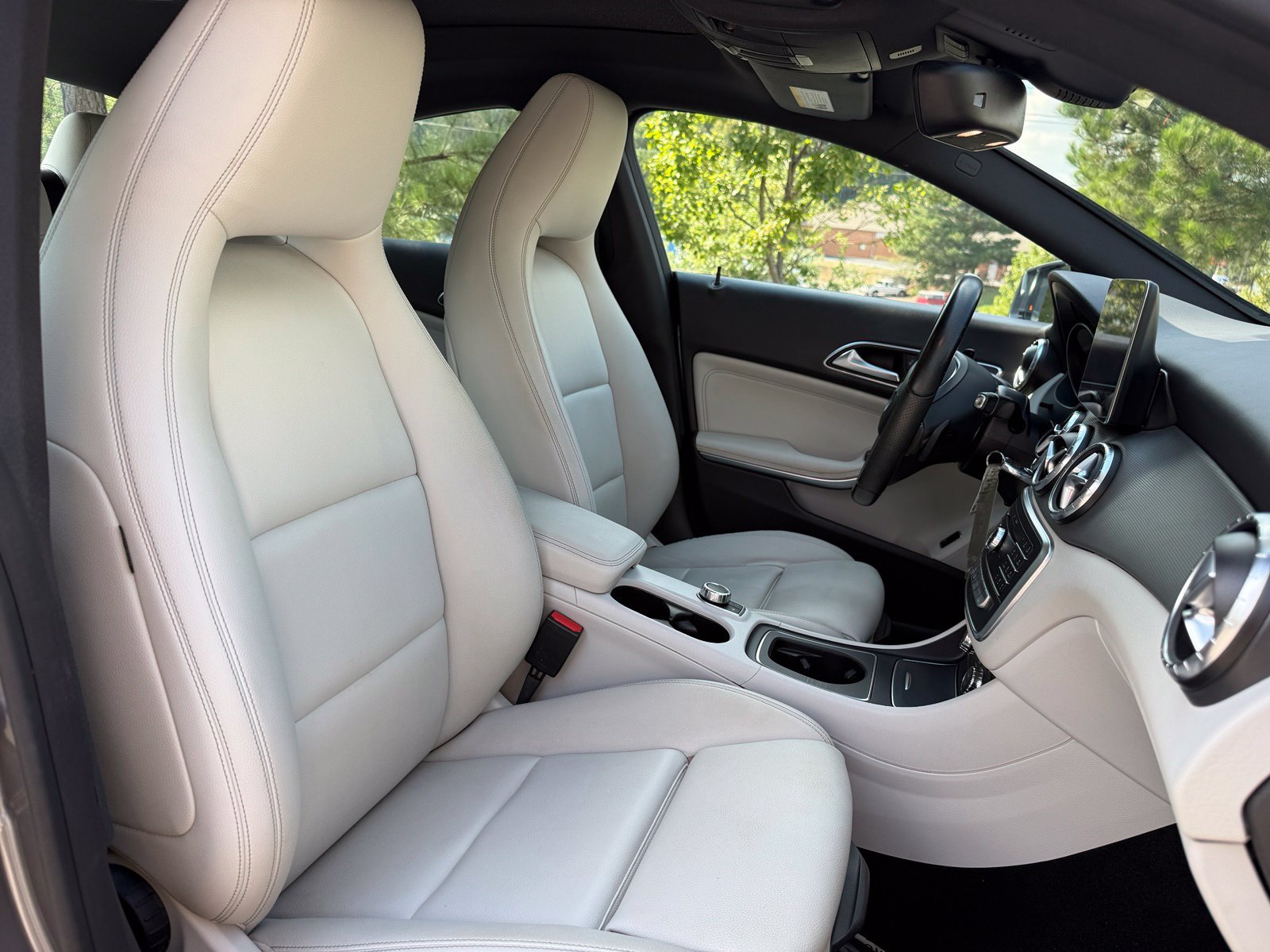 Used 2017 Mercedes-Benz CLA 250 4MATIC image 37