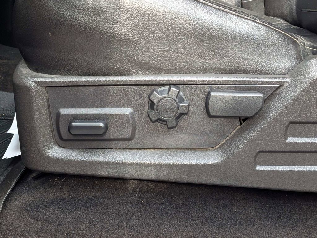 Used 2009 Ford F250 Lariat image 17