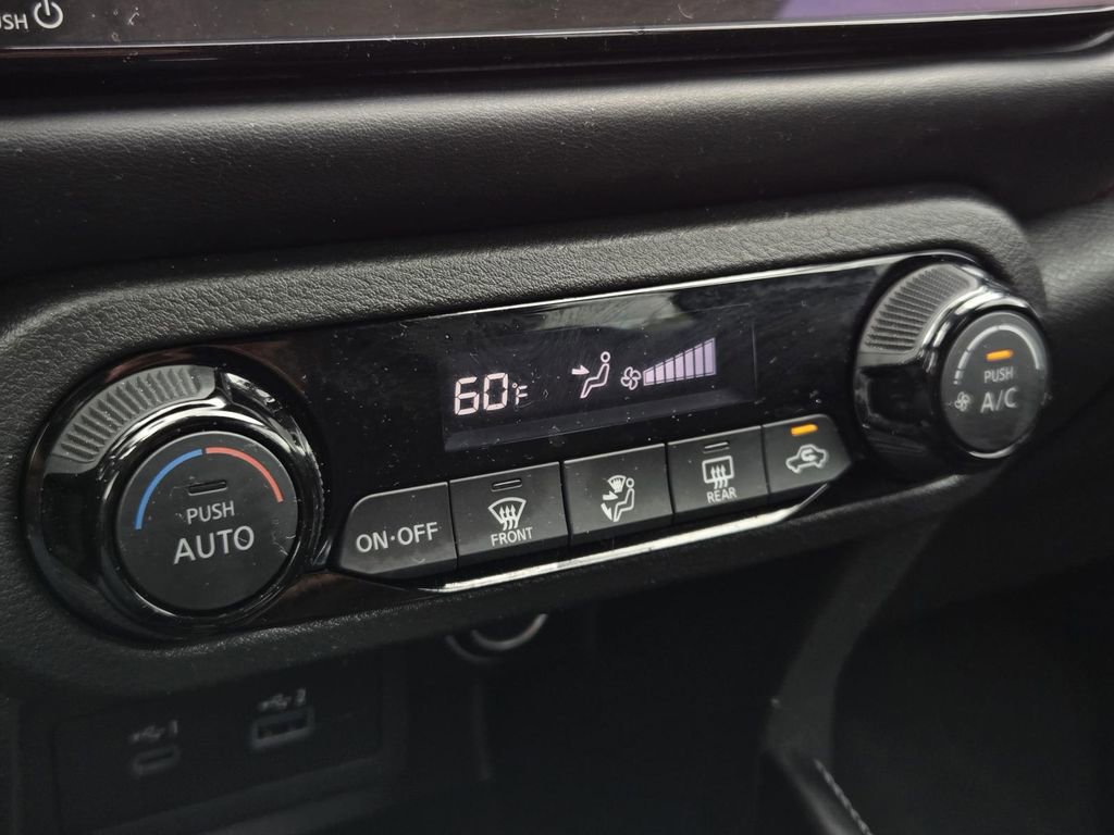 Used 2023 Nissan Kicks SR FWD image 21