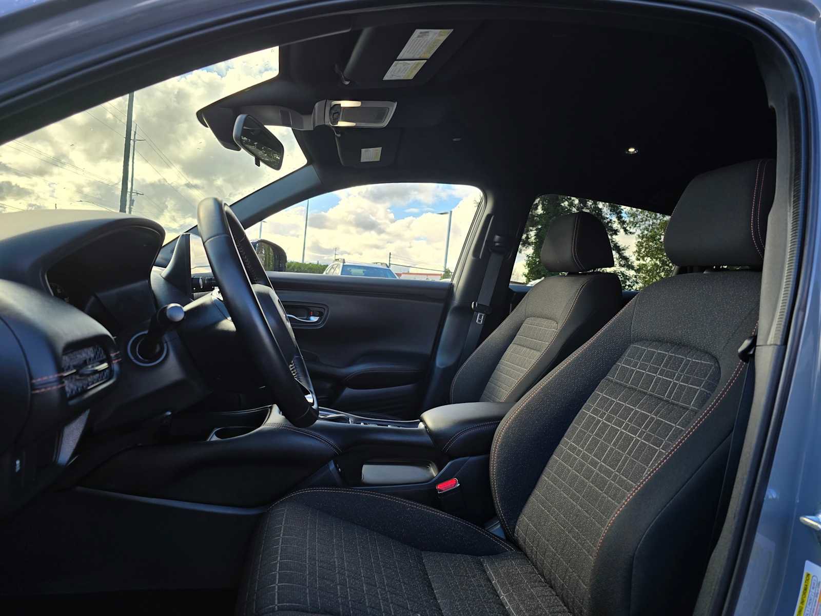 Used 2025 Honda HR-V Sport image 21