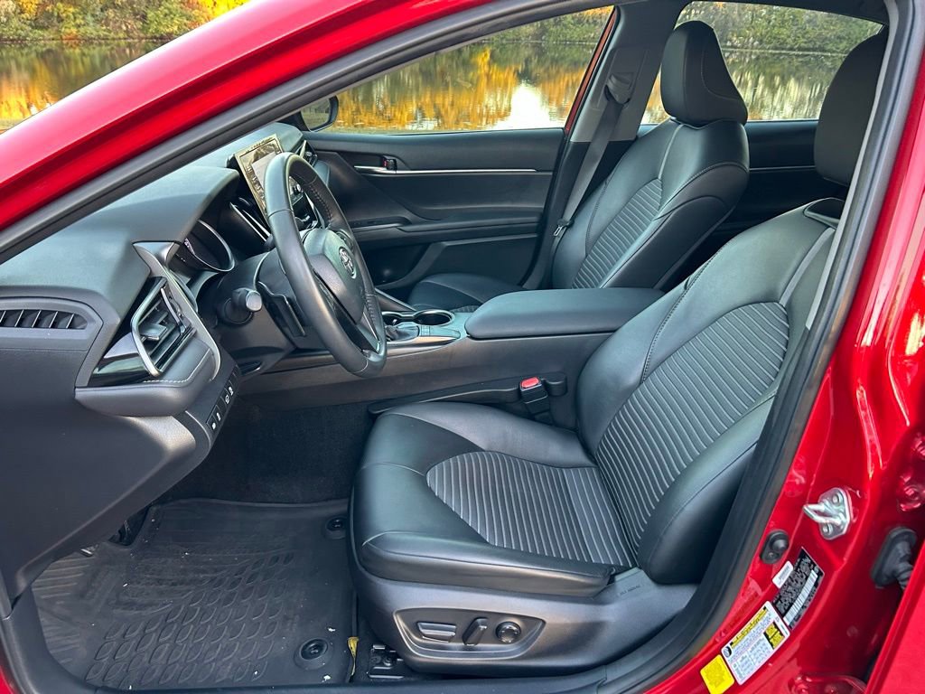 Used 2024 Toyota Camry SE image 14
