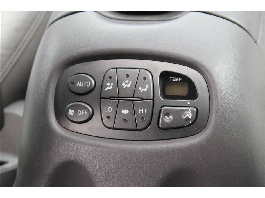 Used 2001 Toyota Sequoia Limited RWD image 30