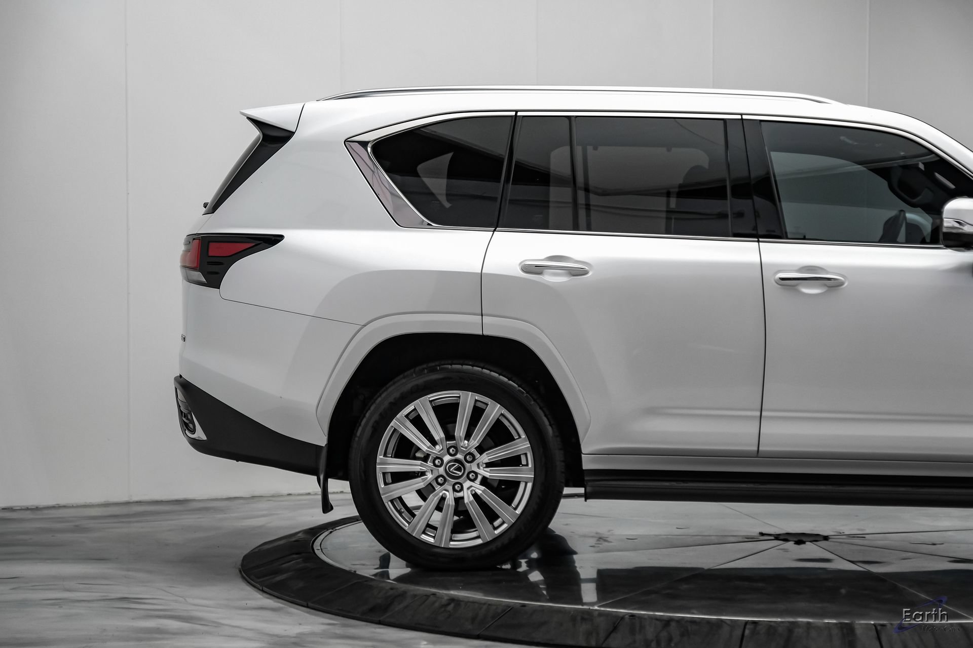 Used 2023 Lexus LX 600 4WD w/ Accessory Package (Z1) image 21