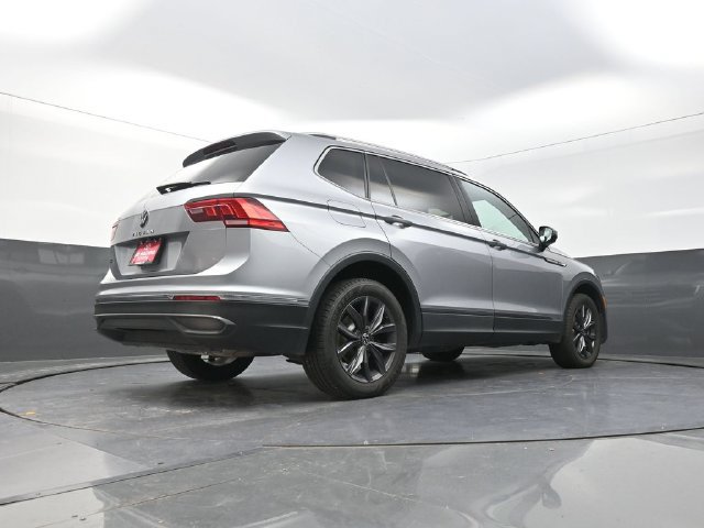 Used 2023 Volkswagen Tiguan SE FWD image 37