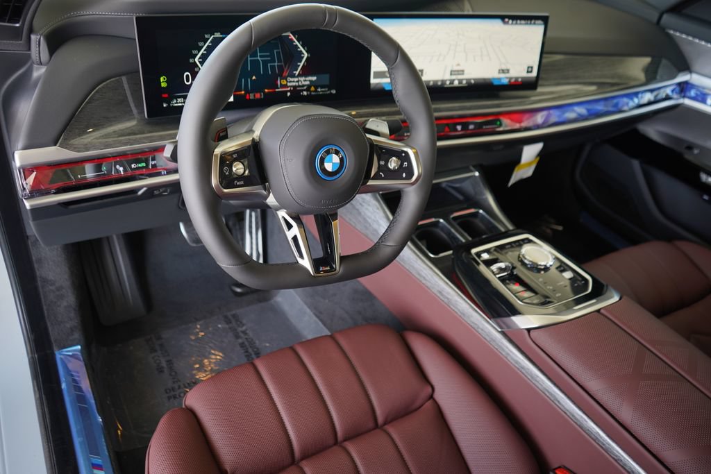 Used 2026 BMW 750e xDrive w/ Premium Package AWD/4WD image 14