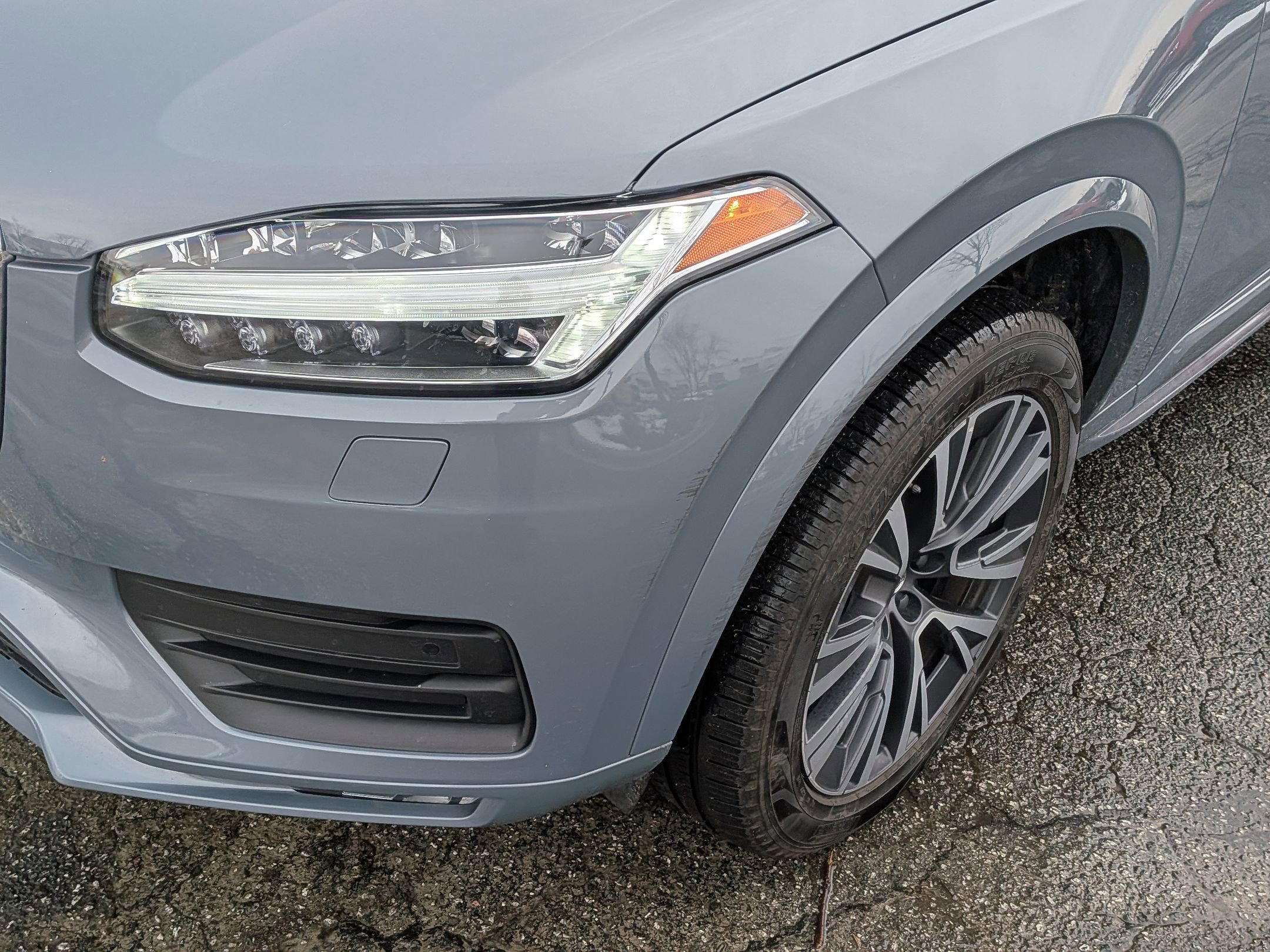 Used 2022 Volvo XC90 T5 Momentum w/ Climate Package image 11