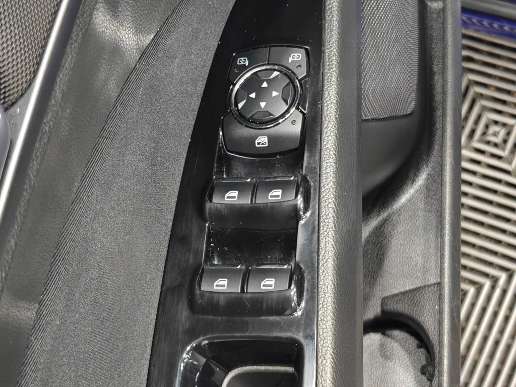 Used 2014 Ford Fusion SE FWD image 32