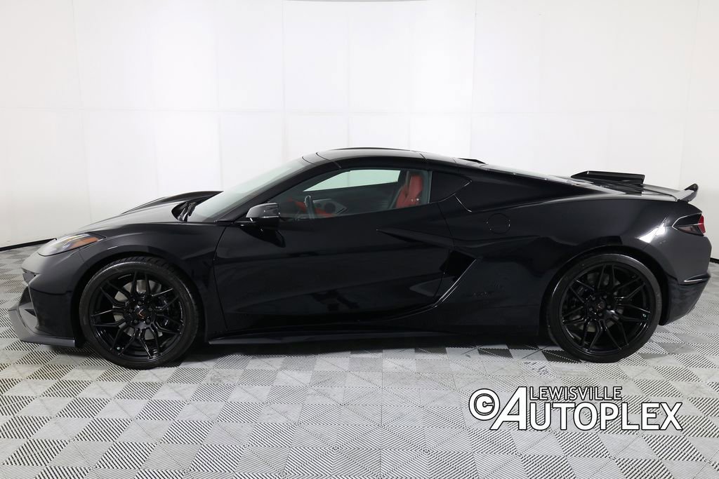 Used 2023 Chevrolet Corvette Z06 RWD image 8
