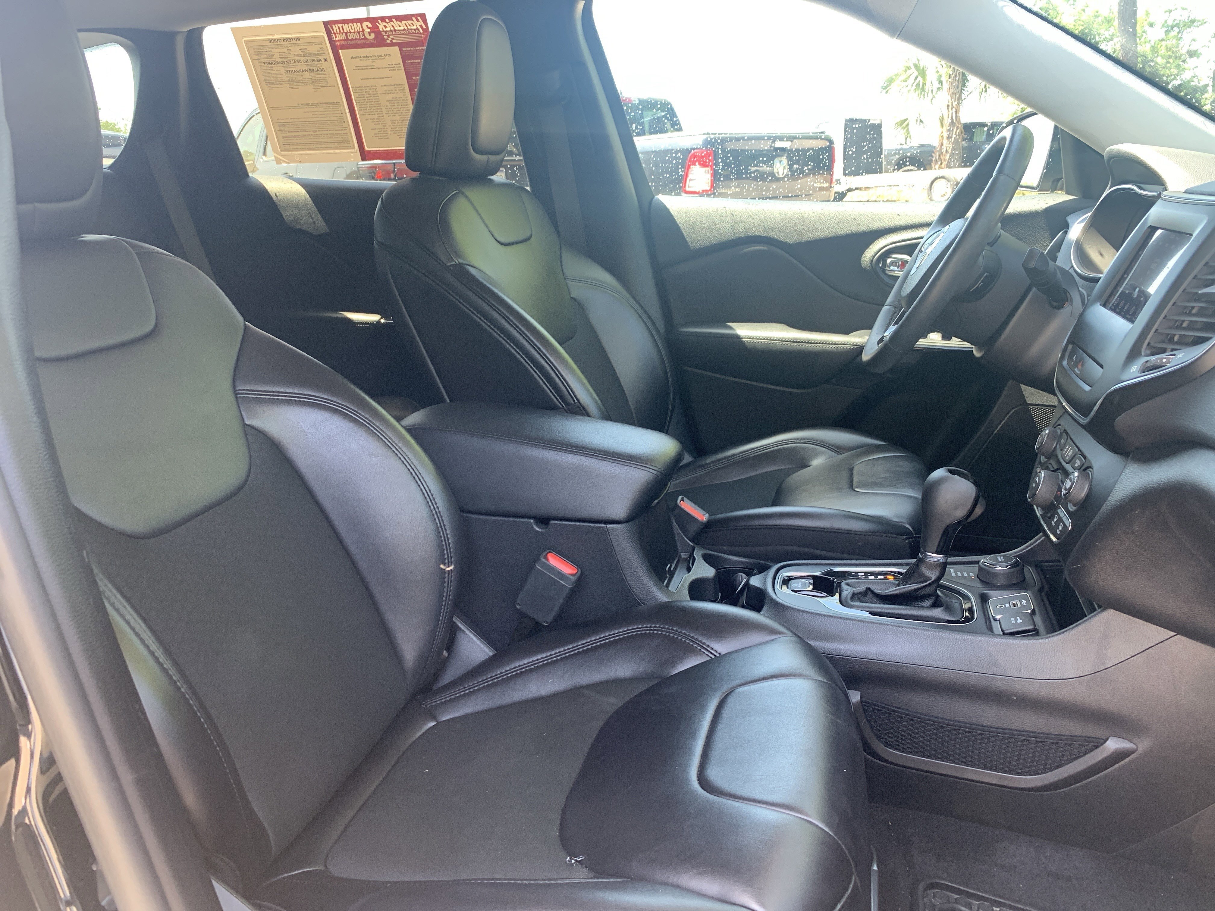 Used 2019 Jeep Cherokee Latitude Plus image 30