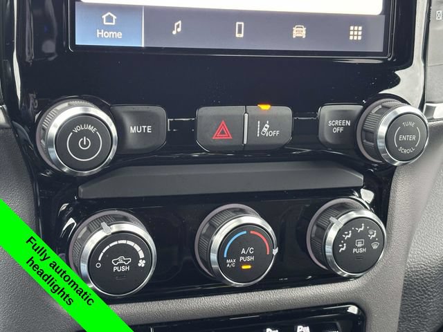 New 2026 RAM 1500 Express AWD/4WD image 24