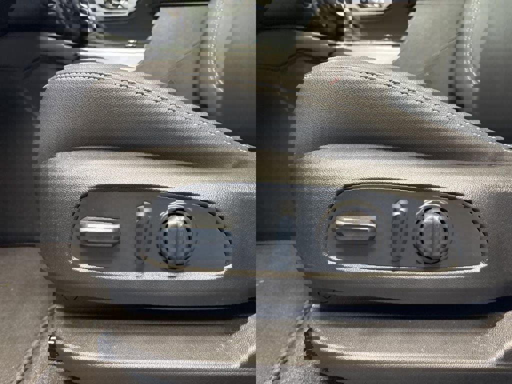 Used 2024 Chevrolet Blazer LT image 29