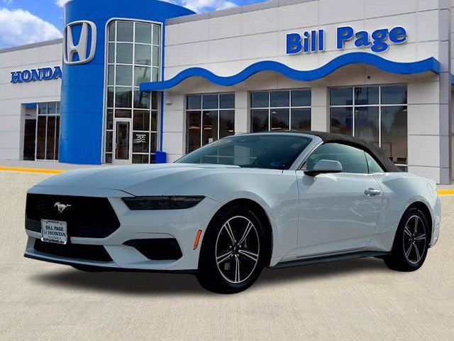 Used 2025 Ford Mustang Premium image 9