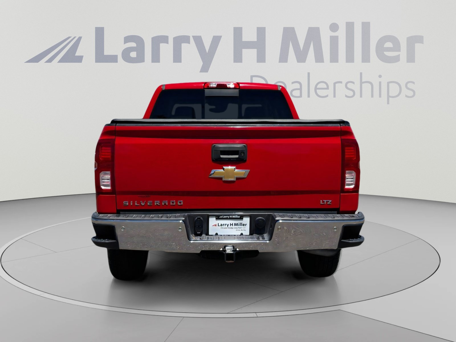 Used 2018 Chevrolet Silverado 1500 LTZ w/ LTZ Plus Package AWD/4WD image 5