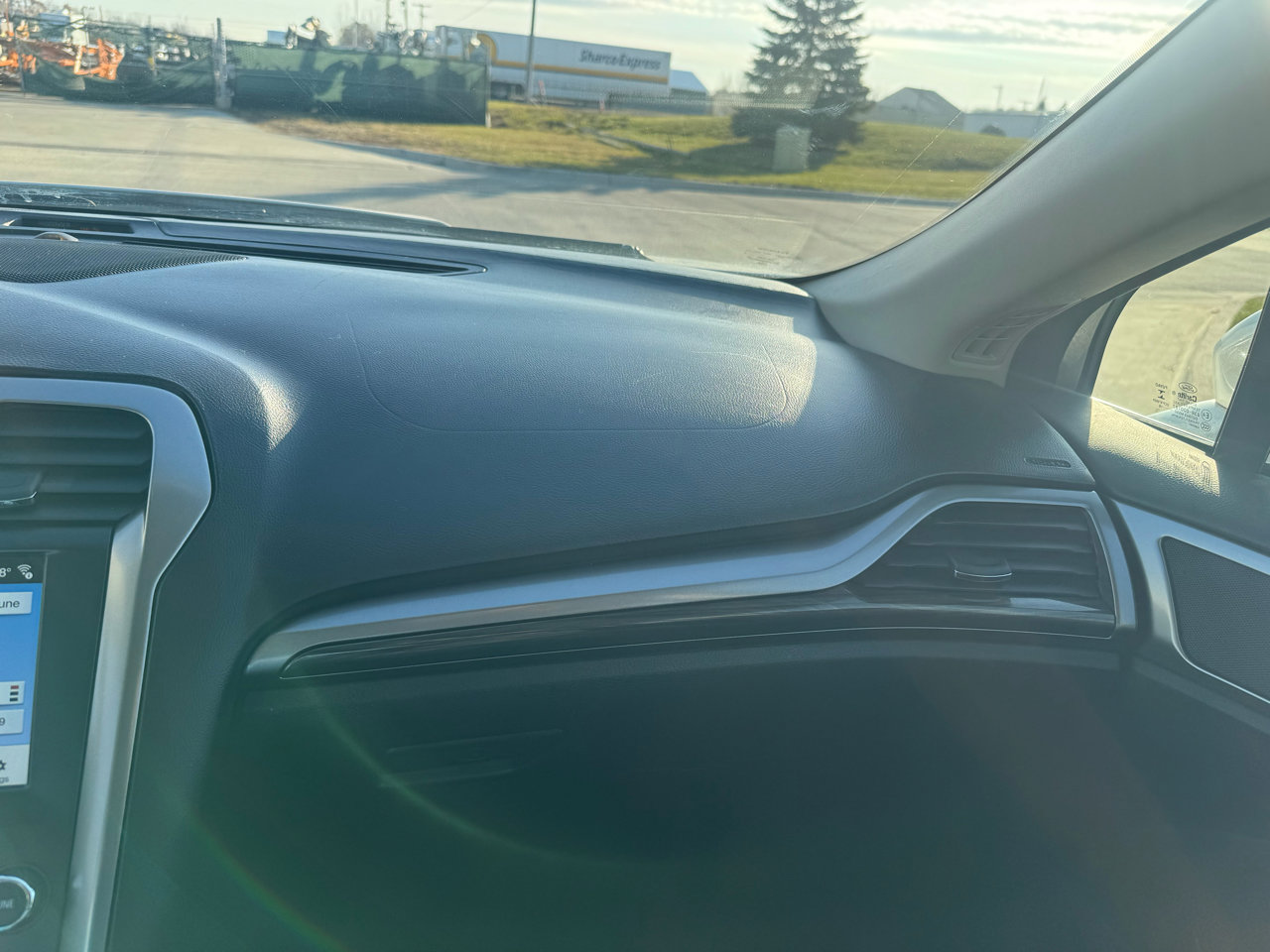 Used 2017 Ford Fusion Energi SE image 22