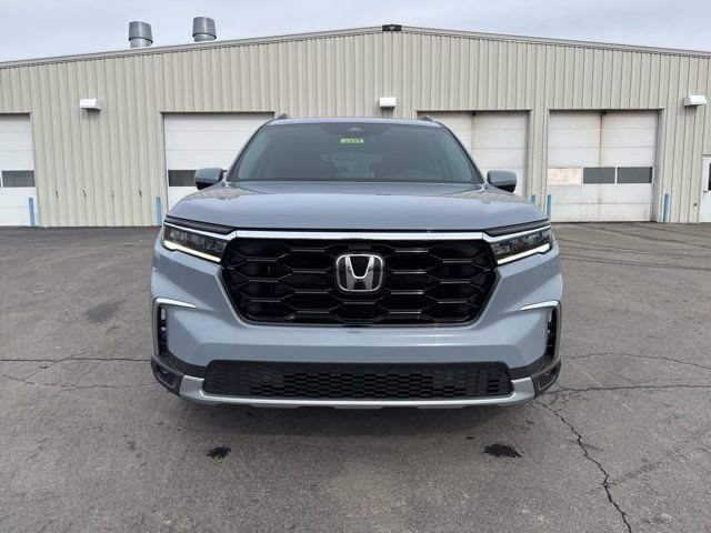 Certified 2023 Honda Pilot Touring image 2