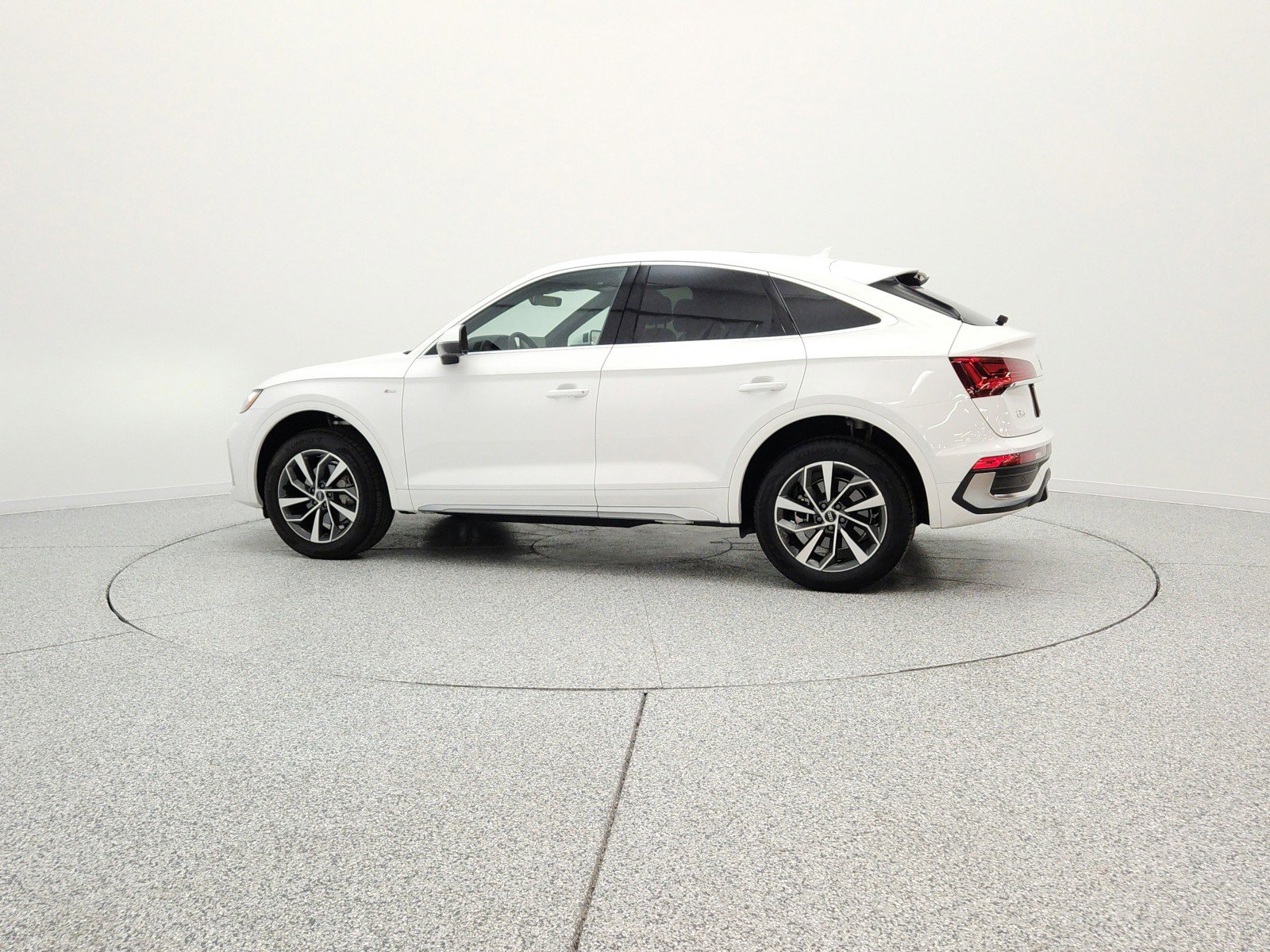 Used 2023 Audi Q5 2.0T Premium w/ Convenience Package AWD/4WD image 8