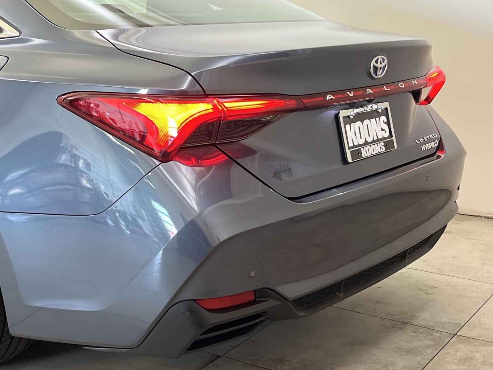 Used 2021 Toyota Avalon Limited w/ Advanced Safety Package FWD image 30