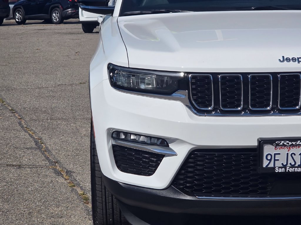Used 2023 Jeep Grand Cherokee 4WD 4xe image 3