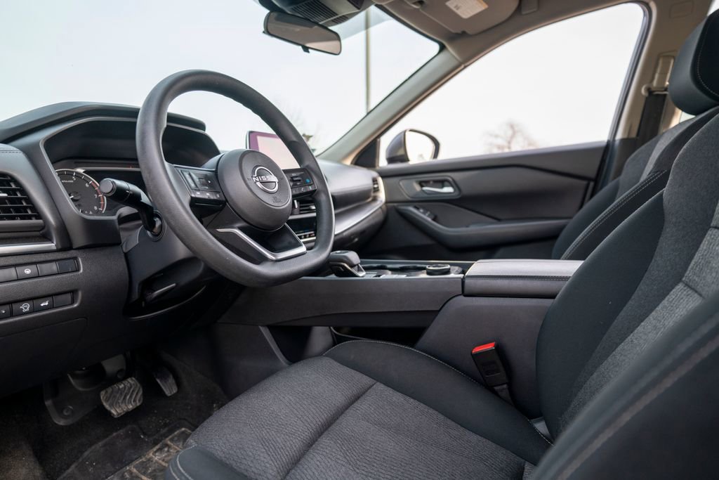 Used 2024 Nissan Rogue SV AWD/4WD image 5