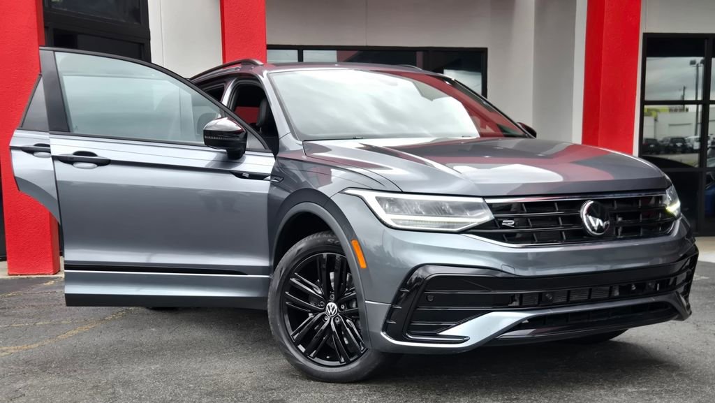 Used 2022 Volkswagen Tiguan SE R-Line image 16