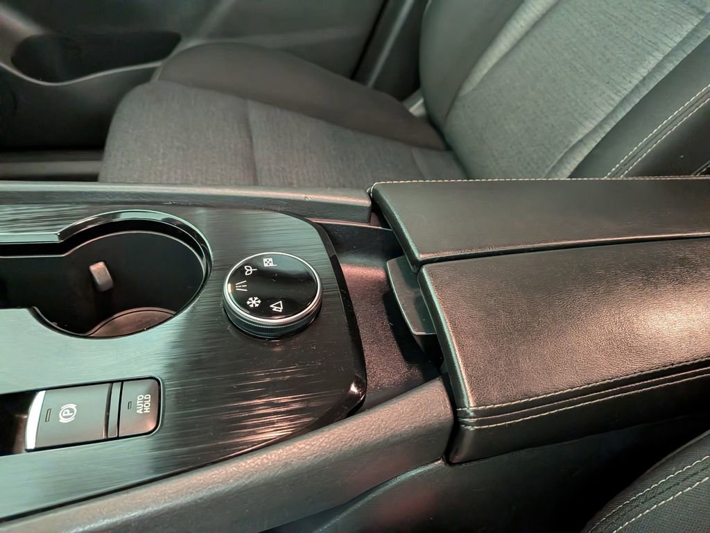 Used 2021 Nissan Rogue SV image 27