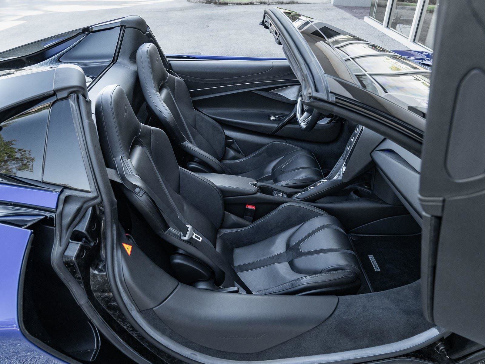 Used 2024 McLaren 750S Spider image 28