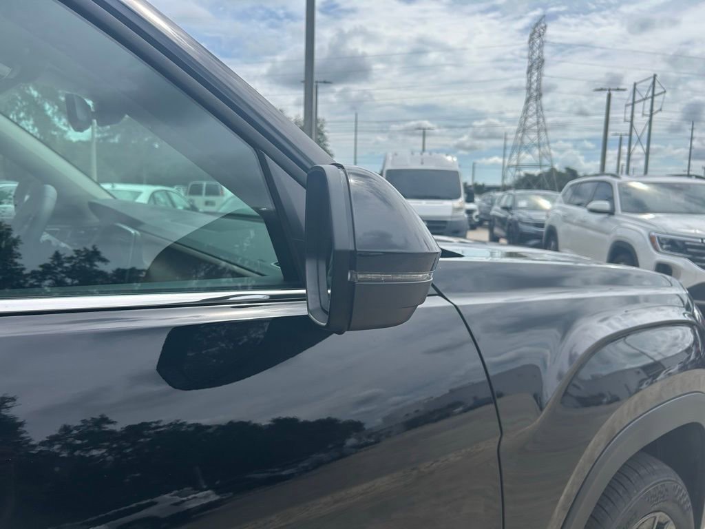 New 2026 Volkswagen Atlas SE image 28