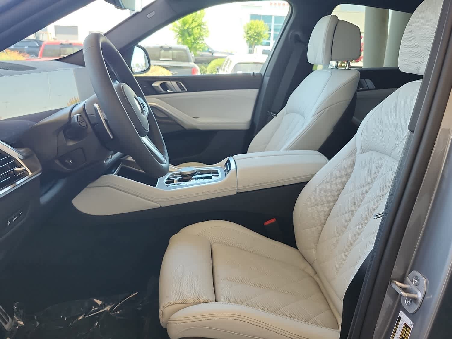 New 2027 BMW X6 xDrive40i w/ Climate Comfort Package AWD/4WD image 15