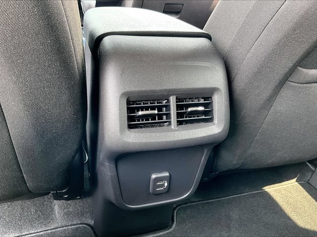 Used 2024 Chevrolet Equinox LT FWD image 28