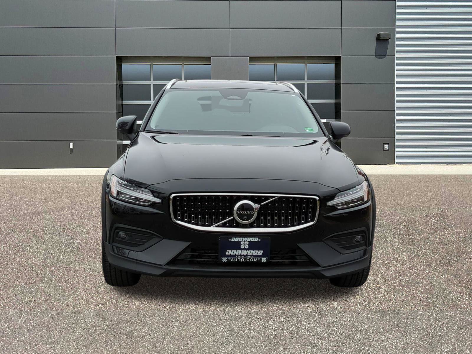 New 2026 Volvo V60 B5 Cross Country Plus w/ Protection Package Premier AWD/4WD image 2