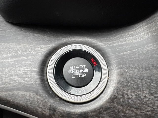 Used 2023 Jeep Grand Cherokee Limited w/ Luxury Tech Group II AWD/4WD image 26
