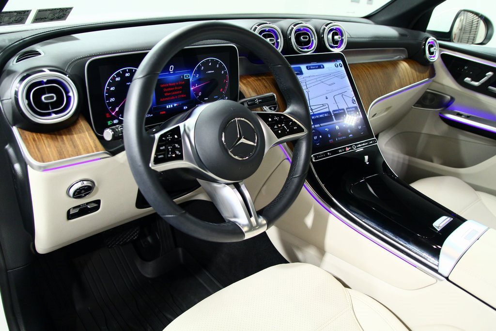 Used 2023 Mercedes-Benz GLC 300 4MATIC image 5