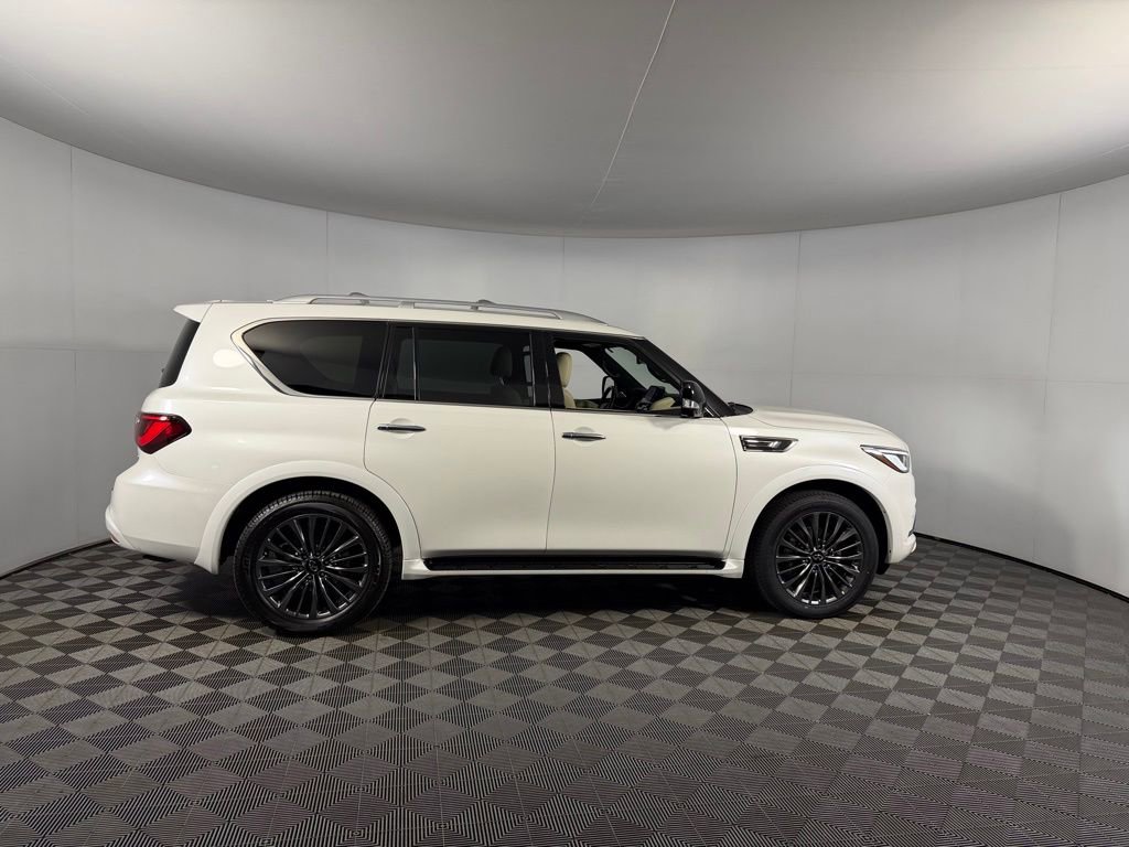 Used 2024 INFINITI QX80 Sensory image 4