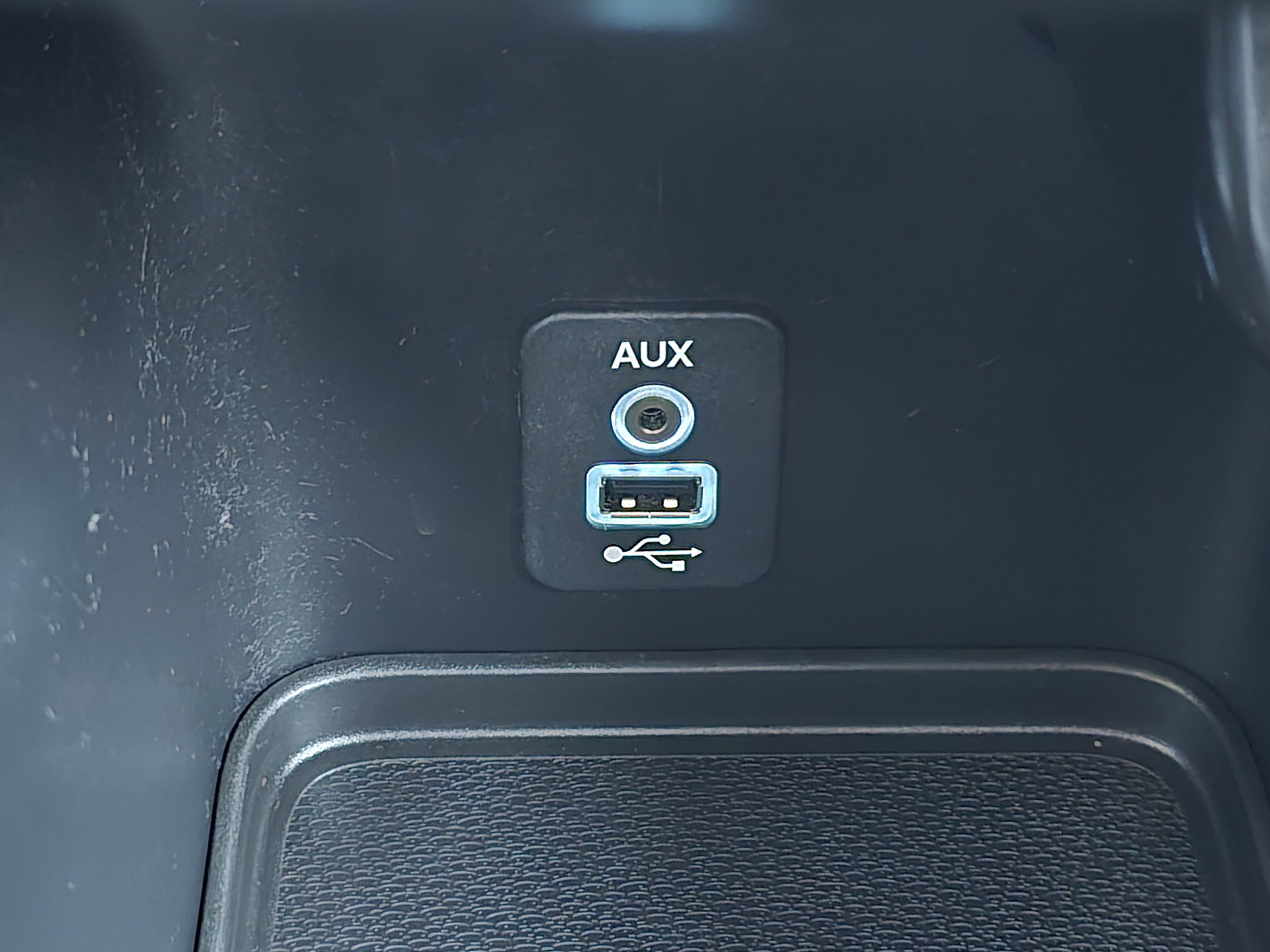 Used 2020 Dodge Journey Crossroad w/ Popular Equipment Group FWD image 13