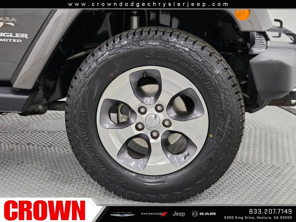 Used 2016 Jeep Wrangler Unlimited Sahara w/ Connectivity Group image 9